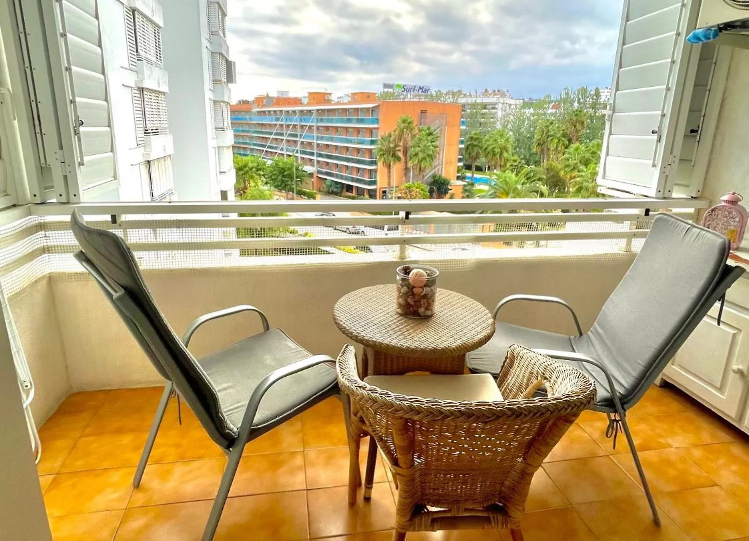 Seahomes Vacations, La Mer Bleue, Beach&Pool, Pk, Full Equipped In Fenals Beach Lloret de Mar 0*,  Spanje