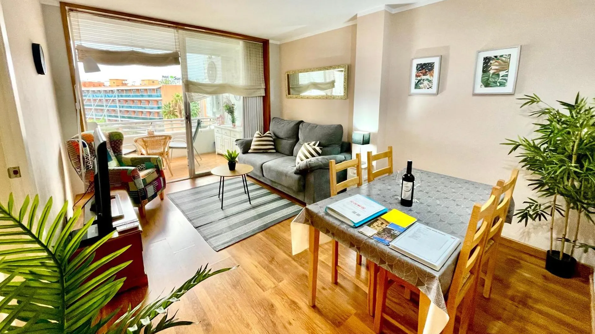 Appartement Seahomes Vacations, La Mer Bleue, Beach&Pool, Pk, Full Equipped In Fenals Beach Lloret de Mar