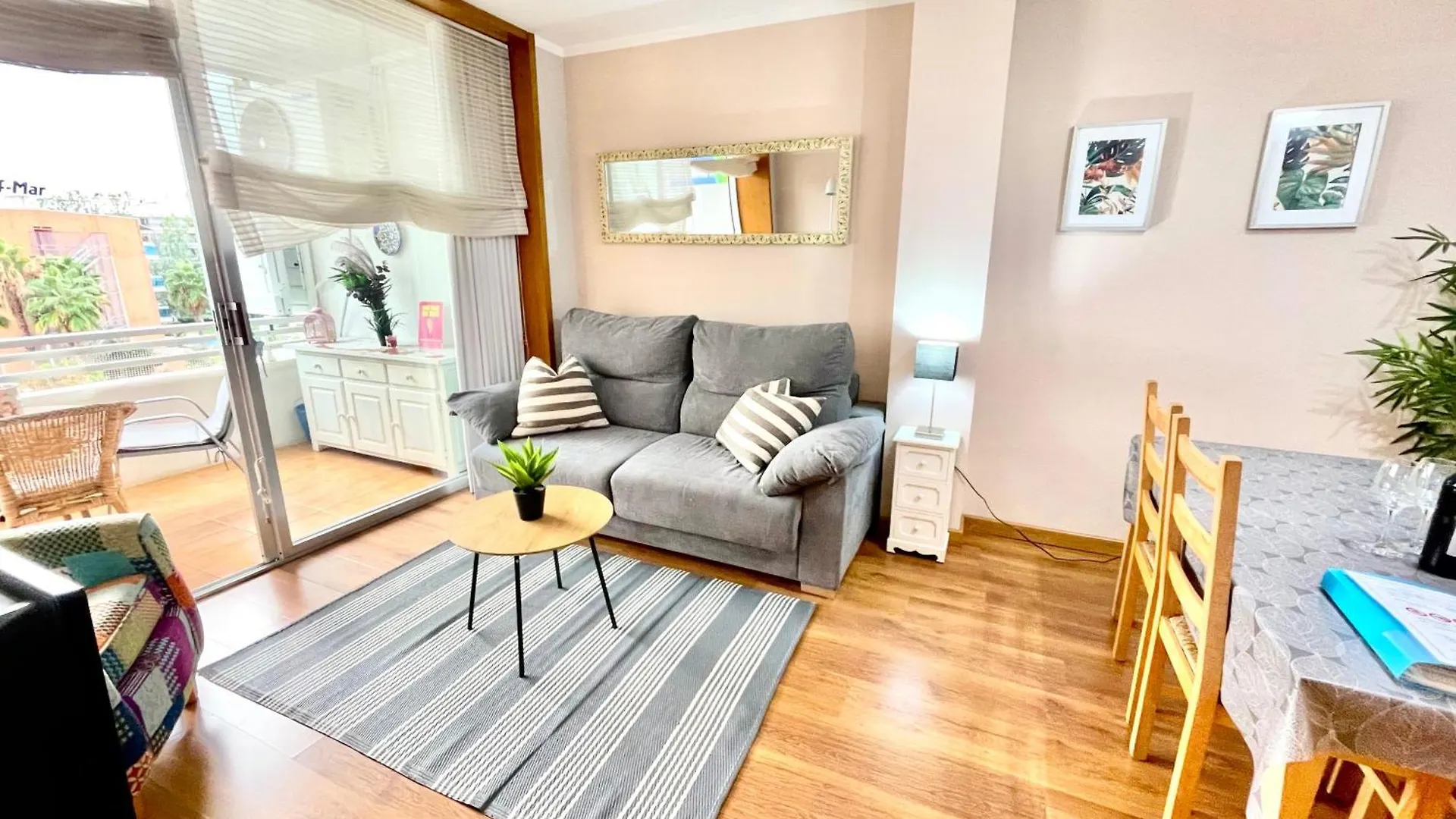 Seahomes Vacations, La Mer Bleue, Beach&Pool, Pk, Full Equipped In Fenals Beach Lloret de Mar Apartment